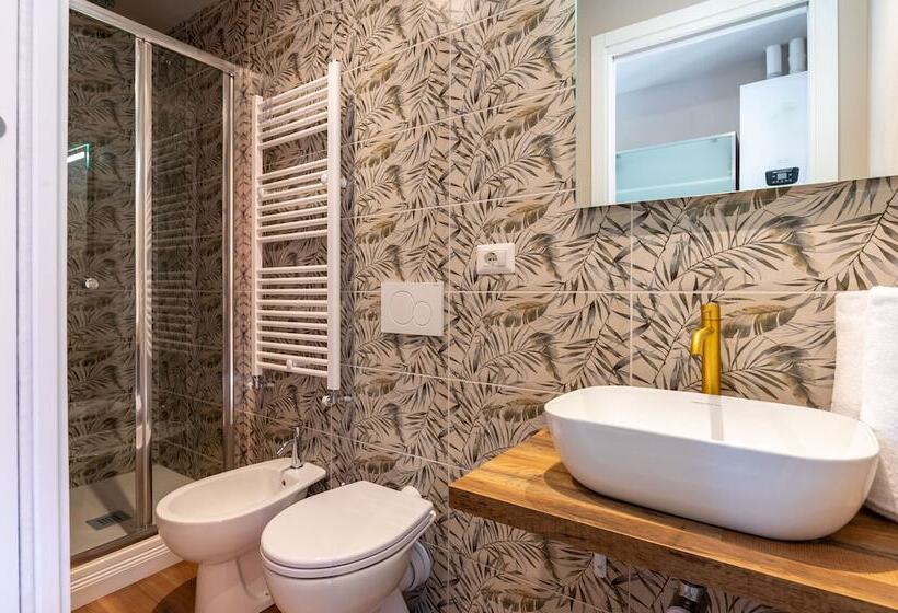 פונדק Gian Paul