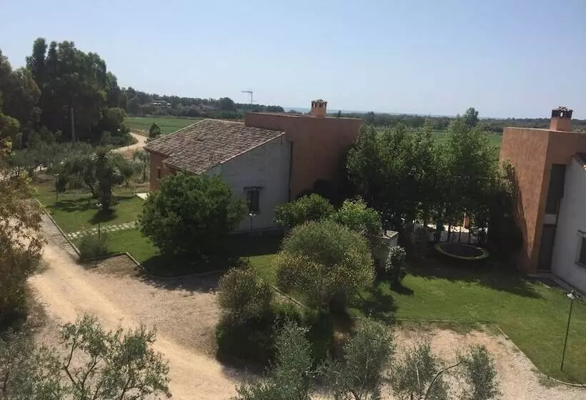 هتل روستایی Masseria Scannaturco