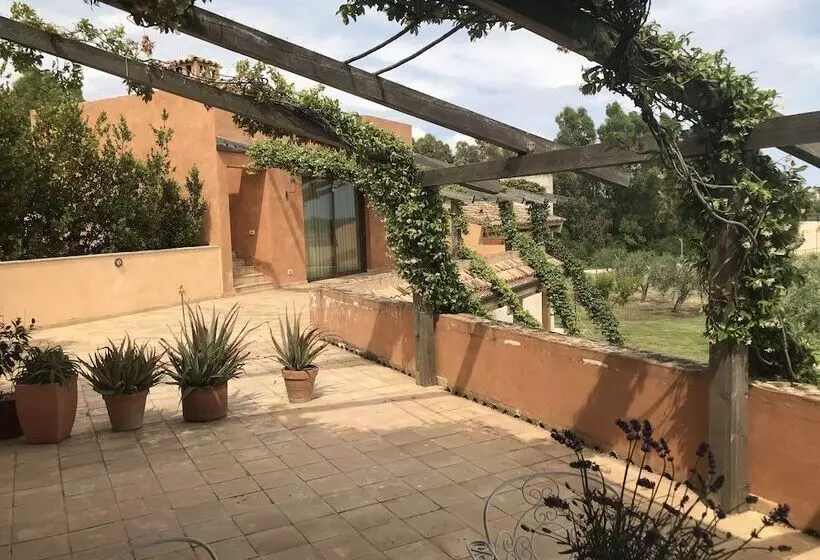 هتل روستایی Masseria Scannaturco