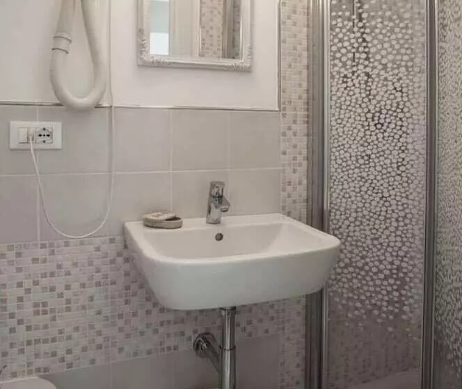 ベッドアンドブレックファースト Locanda Kon Tiki