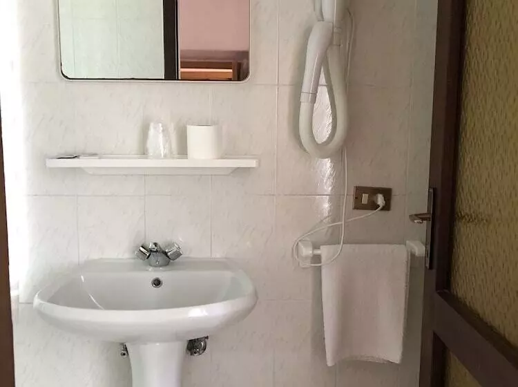 هتل Albergo Miravalle