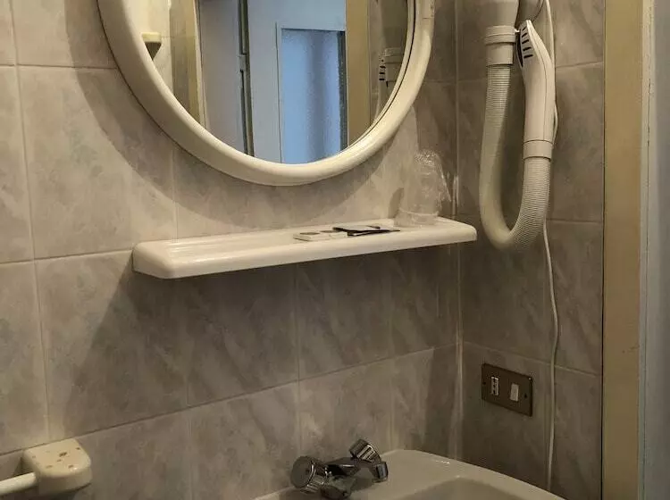 هتل Albergo Miravalle