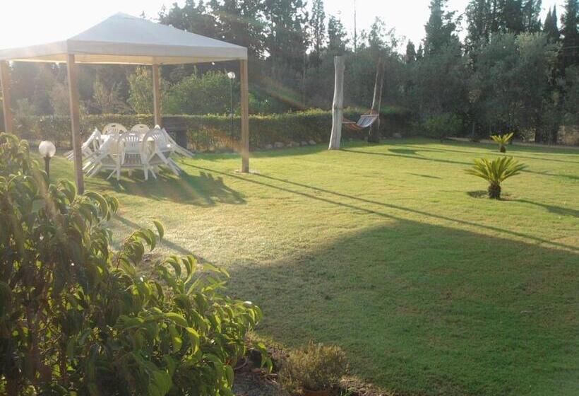 تختخواب و صبحانه Al Sole Di Pula