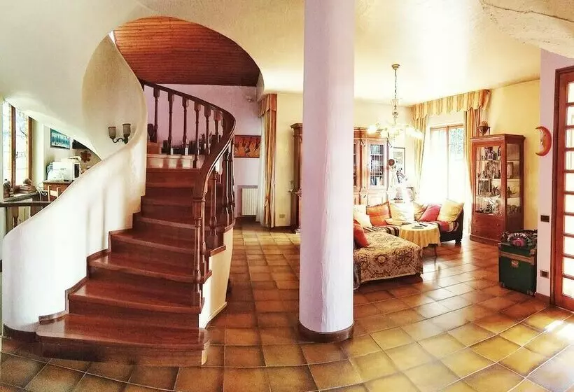 Aamiaismajoitus (B&B) Guesthouse La Villa