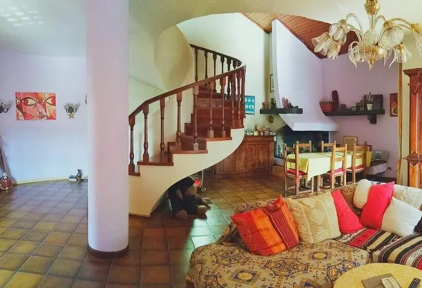 Aamiaismajoitus (B&B) Guesthouse La Villa