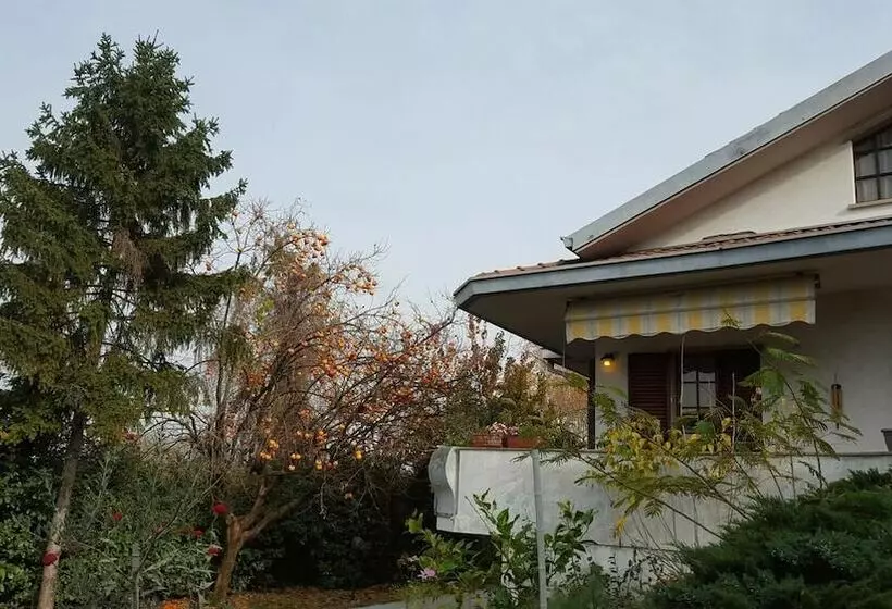 Aamiaismajoitus (B&B) Guesthouse La Villa