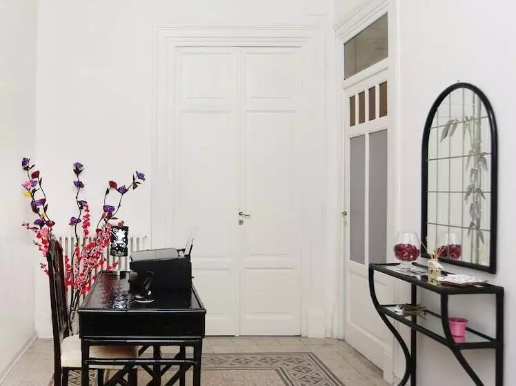 تختخواب و صبحانه Rest And Go