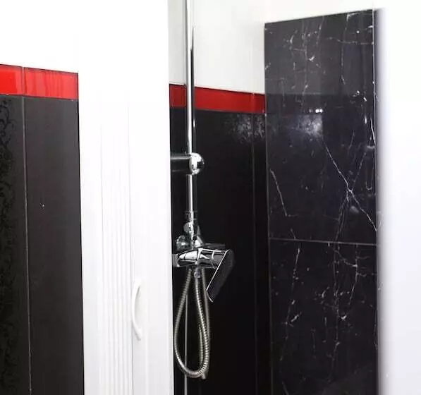 تختخواب و صبحانه Rest And Go