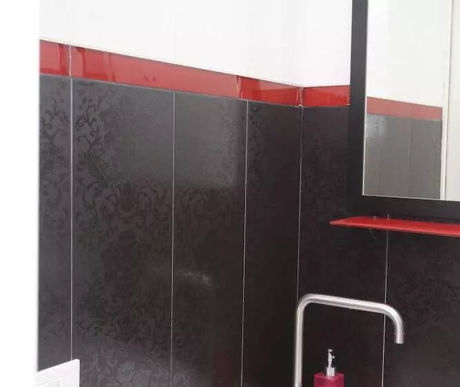 تختخواب و صبحانه Rest And Go