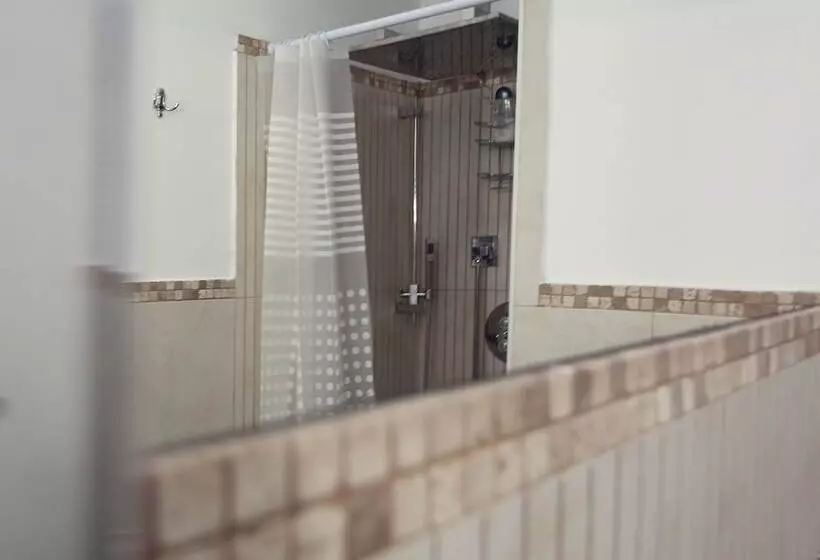 تختخواب و صبحانه Rest And Go