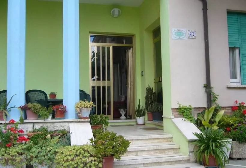 ホテル Albergo Villa Canapini