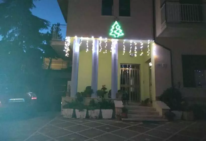 ホテル Albergo Villa Canapini