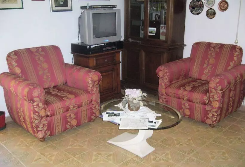 ホテル Albergo Villa Canapini