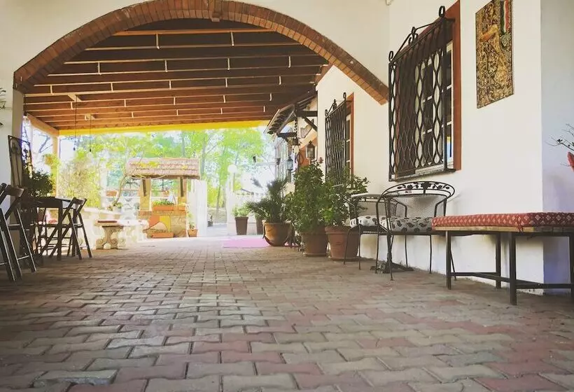 هتل La Villa
