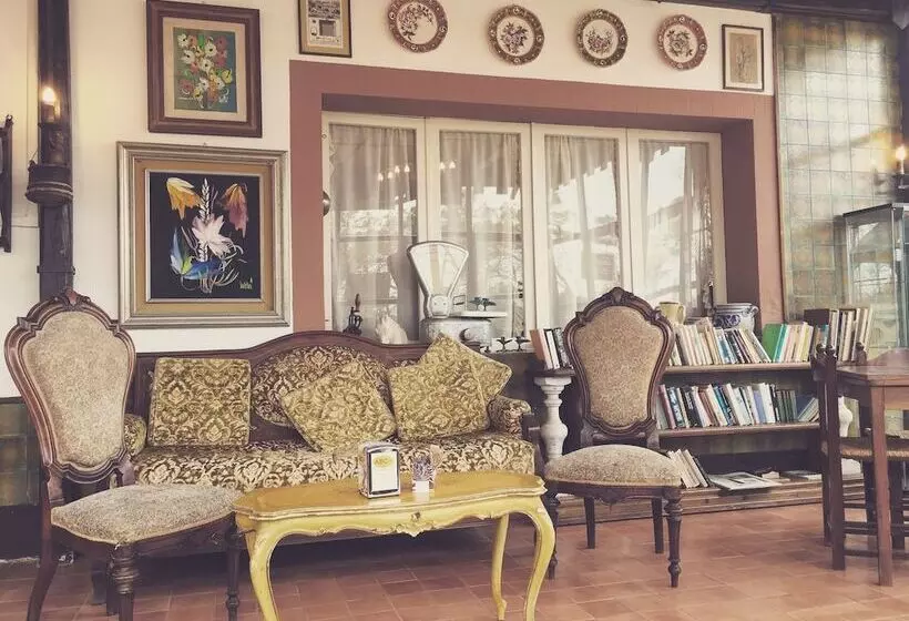 هتل La Villa