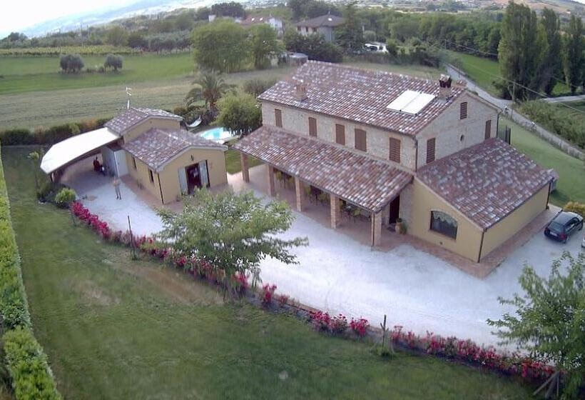 فندق ريفى Agriturismo La Vecchia Fonte