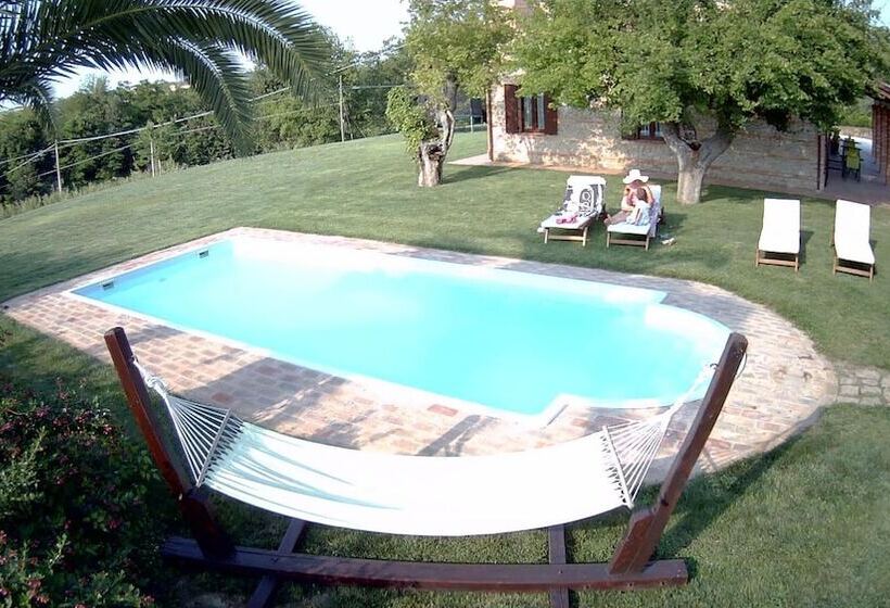 فندق ريفى Agriturismo La Vecchia Fonte
