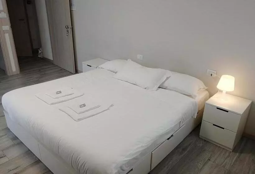 پانسیون Bgy Airport House Grassobbio