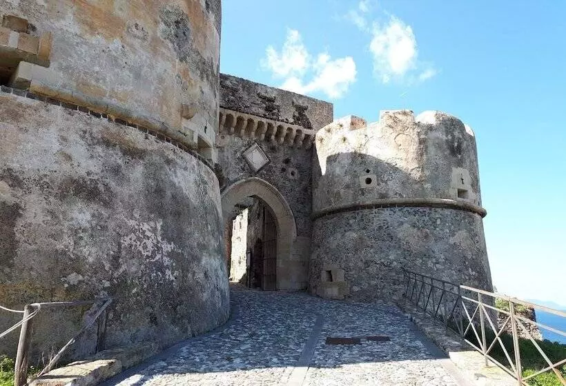 ベッドアンドブレックファースト Al Castello