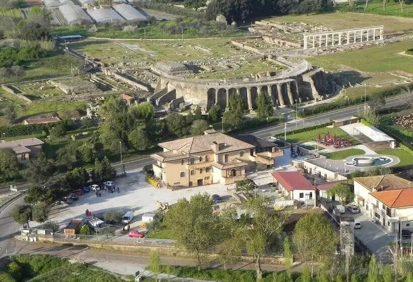 ホテル Albergo Teatro Romano