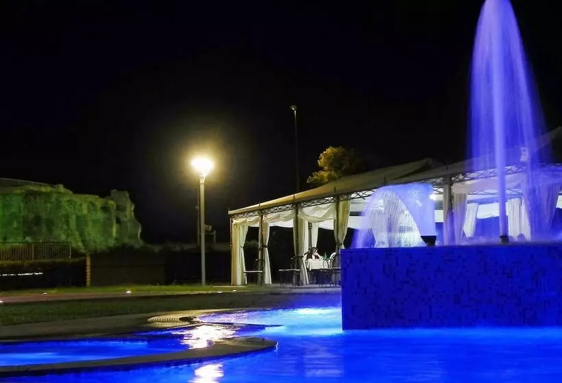 ホテル Albergo Teatro Romano
