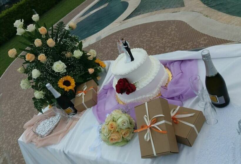 فندق Albergo Teatro Romano