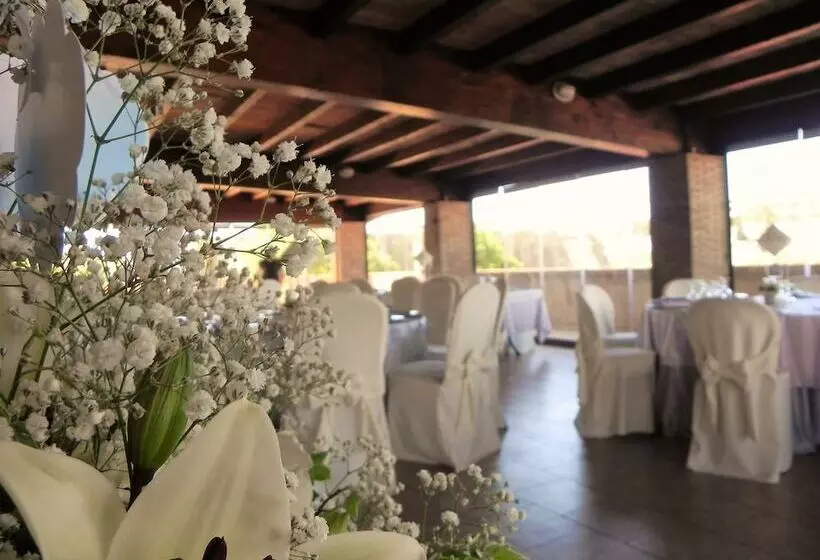 ホテル Albergo Teatro Romano