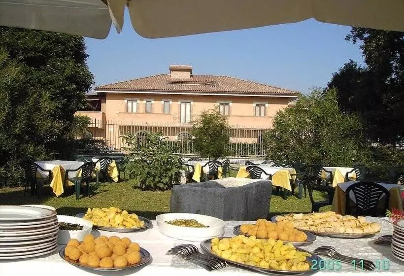 ホテル Albergo Teatro Romano