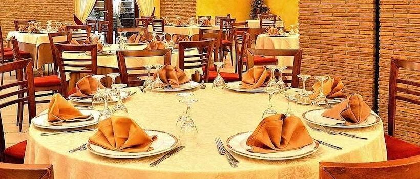 فندق Albergo Teatro Romano