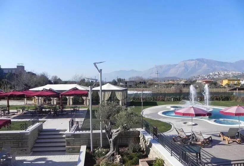 ホテル Albergo Teatro Romano