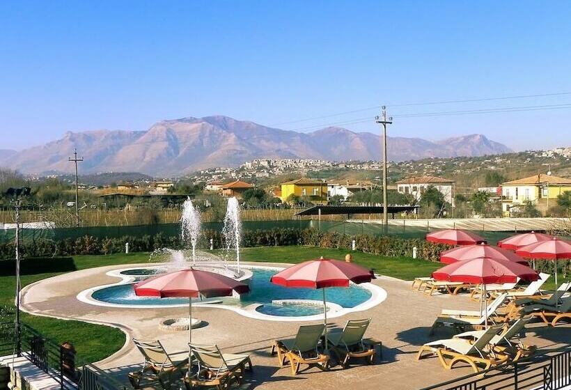 فندق Albergo Teatro Romano