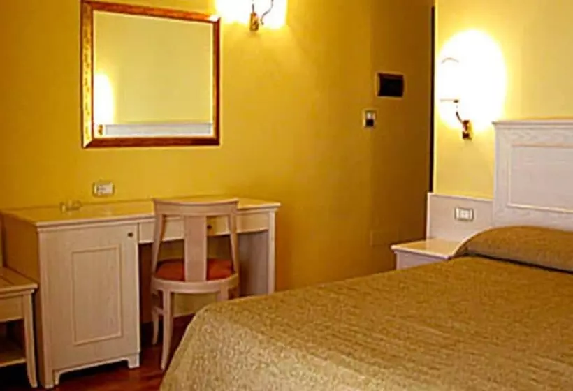 ホテル Albergo Teatro Romano