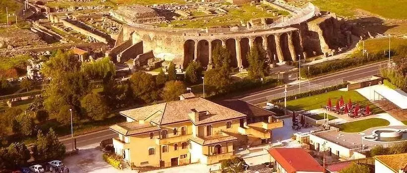 ホテル Albergo Teatro Romano