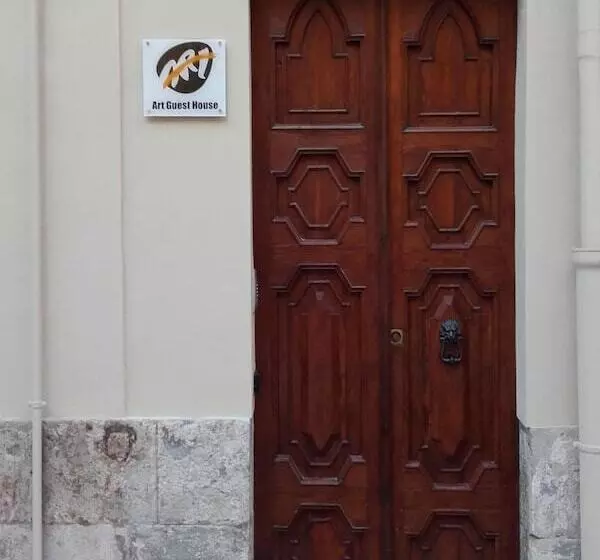 ペンション Art Guest House