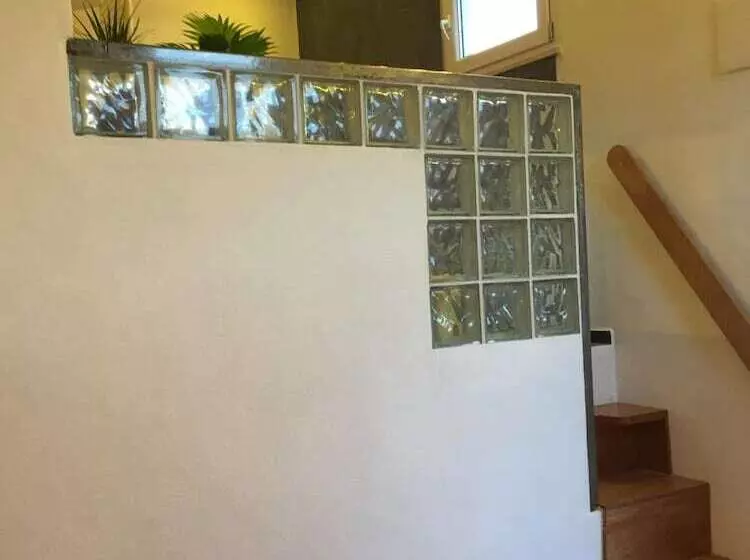 Aamiaismajoitus (B&B) Leamorine White House