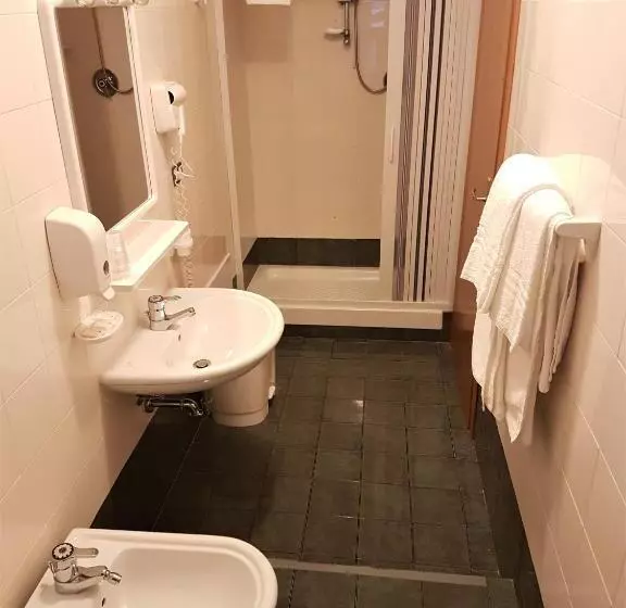 簡易ホテル Del Lago Ampollino