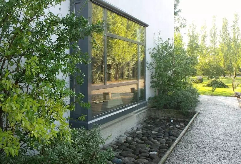 Maaseutuhotelli Bio Agriturismo Tirtha