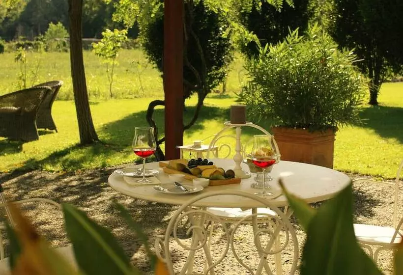 Maaseutuhotelli Bio Agriturismo Tirtha