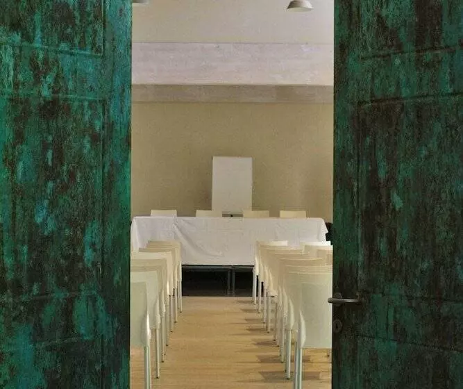 Maaseutuhotelli Bio Agriturismo Tirtha