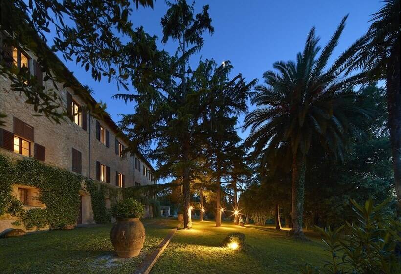 בית מלון כפרי La Pescaia Resort