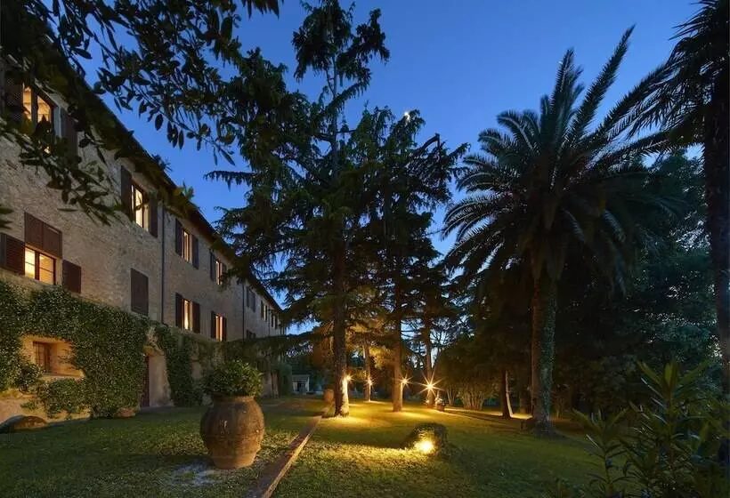 Maaseutuhotelli La Pescaia Resort