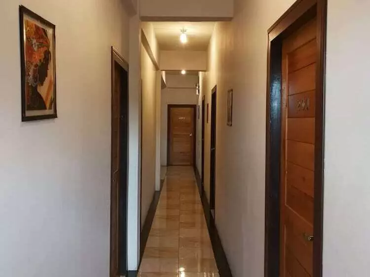 پانسیون Me Home