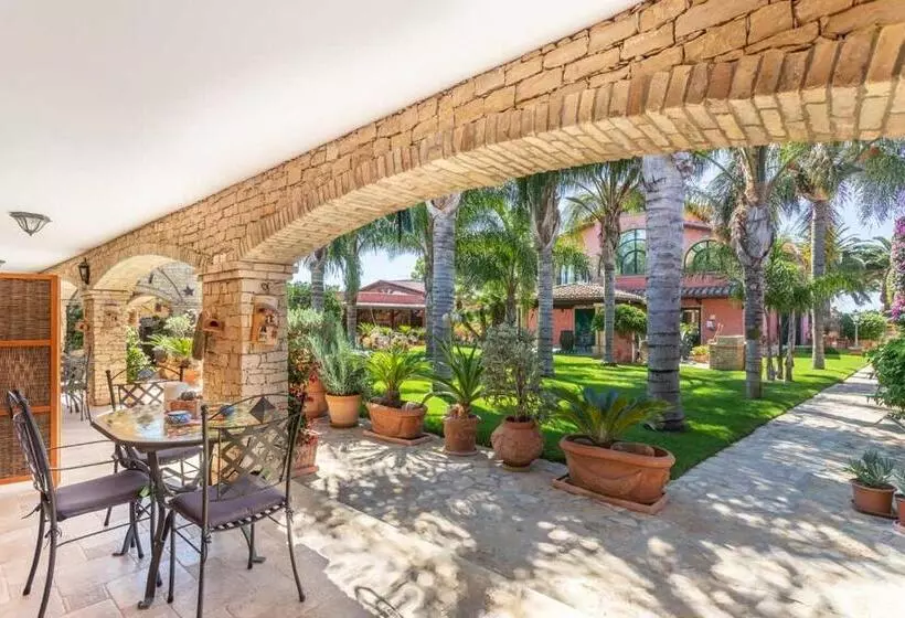 Aamiaismajoitus (B&B) Villa Flumini