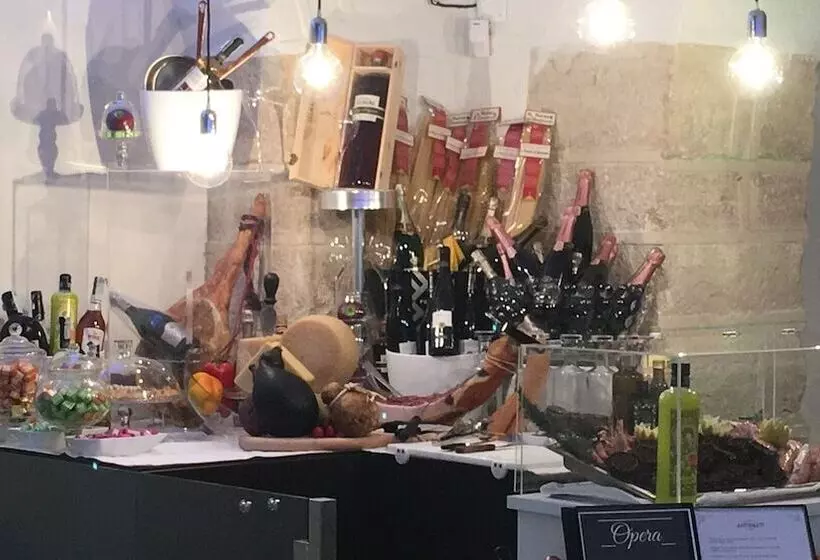 Bed & Breakfast Opera