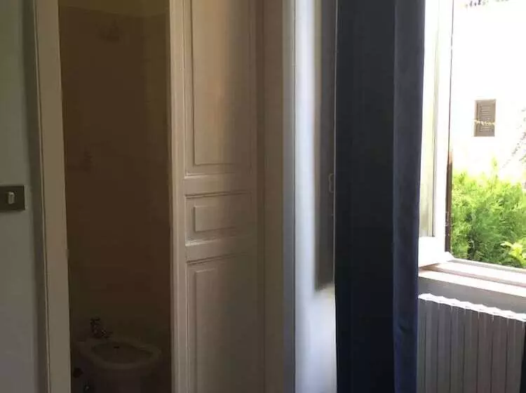 Bed & Breakfast Opera