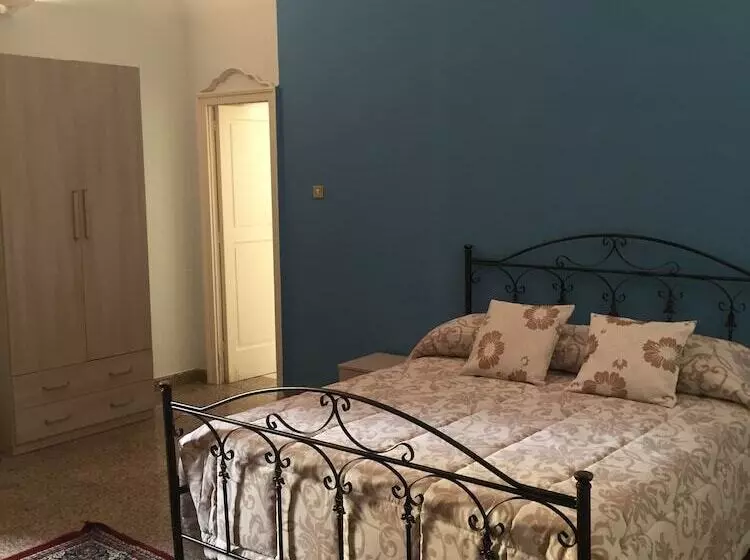 Bed & Breakfast Opera