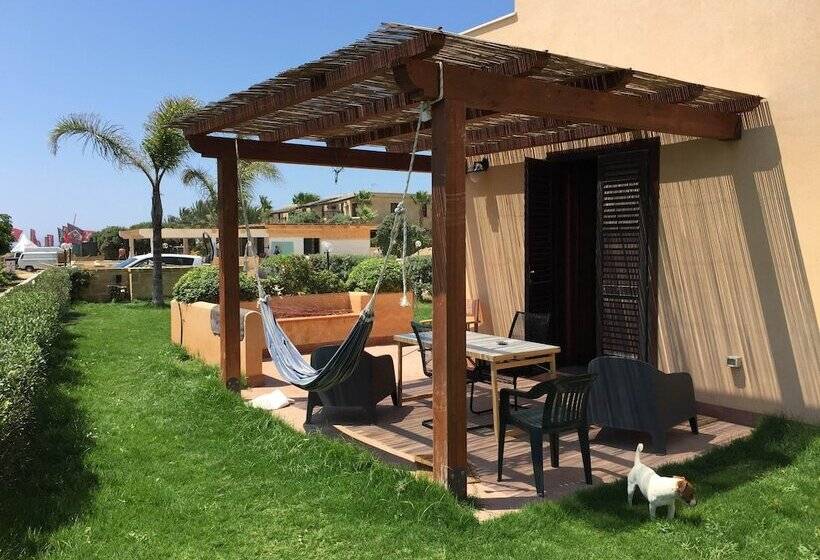 Hostal Herons Bay Resort