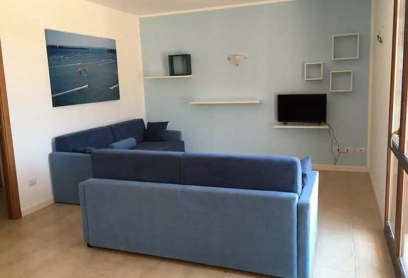 Hostelli Herons Bay Resort