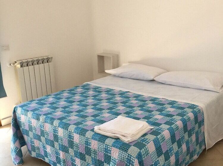 Hostal Herons Bay Resort