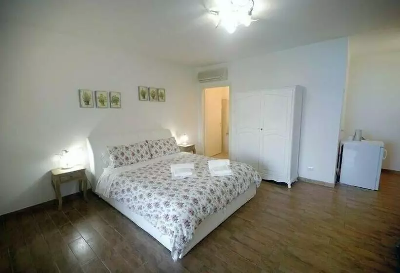 Hostelli Pietriccio Rosso